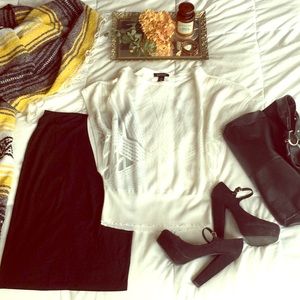 White House Black Market knit top